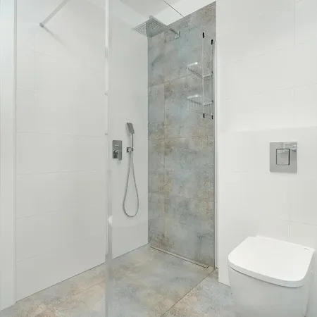 アパート Spacious With Balcony By Rent Like *